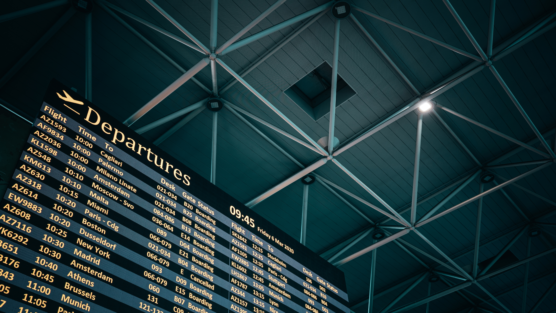 Painel de partidas em terminal aeroportuário